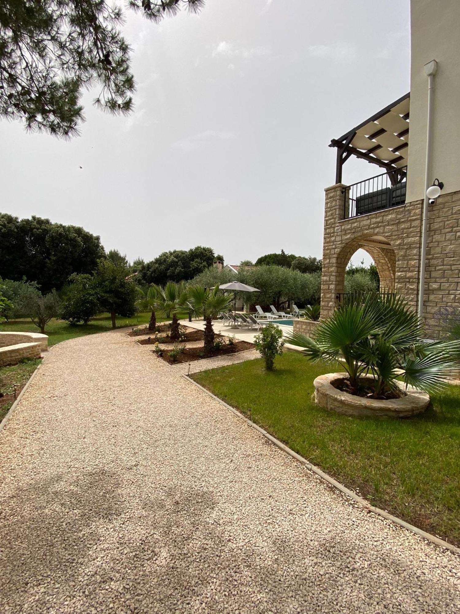 Villa Jalan Vrsi Buitenkant foto