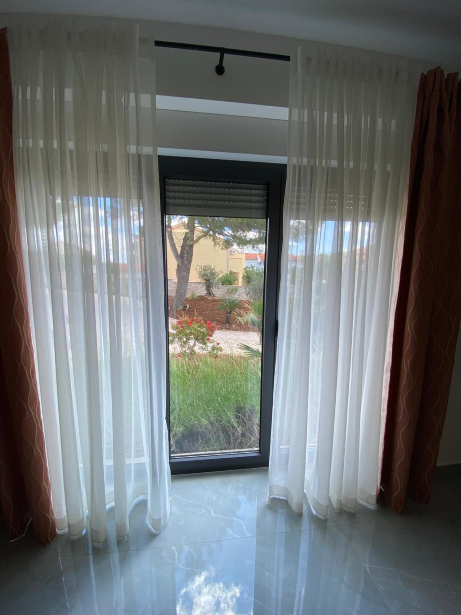 Villa Jalan Vrsi Buitenkant foto